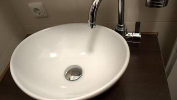 Bruser, hårtørrer, håndklæder