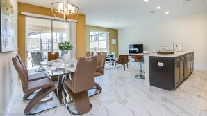 Residenza, 4 camere da letto | Pasti in camera