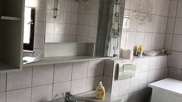 Kamar mandi bersama