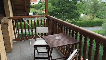 Kamar Double, kamar mandi umum (1) | Balkon