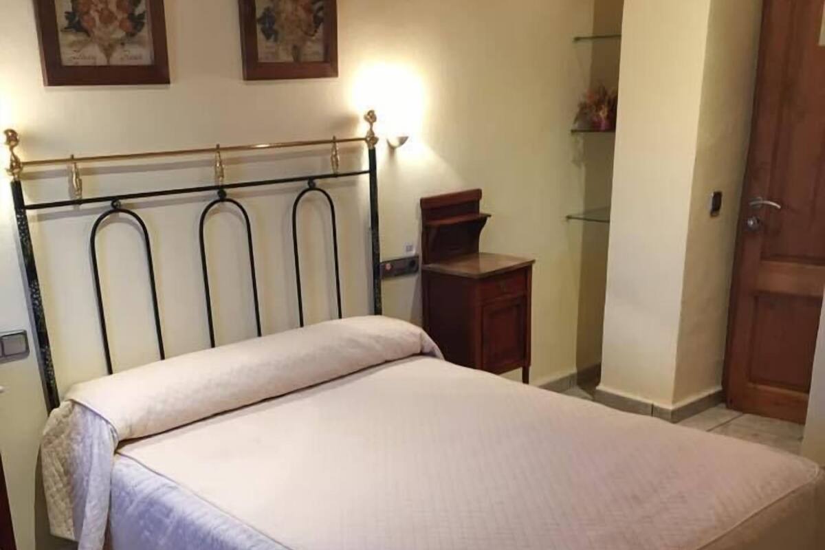 Rollaway beds, free WiFi
