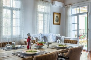 Villa – deluxe | Individuelt dekorert, individuelt innredet og skrivebord