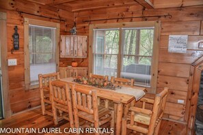Casa | 4 habitaciones, escritorio, wifi gratis y ropa de cama 