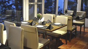 Dining - Kasauli Hills Resort (Kasauli)