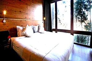 Deluxe Tree House, 1 Double Bed, Hill View