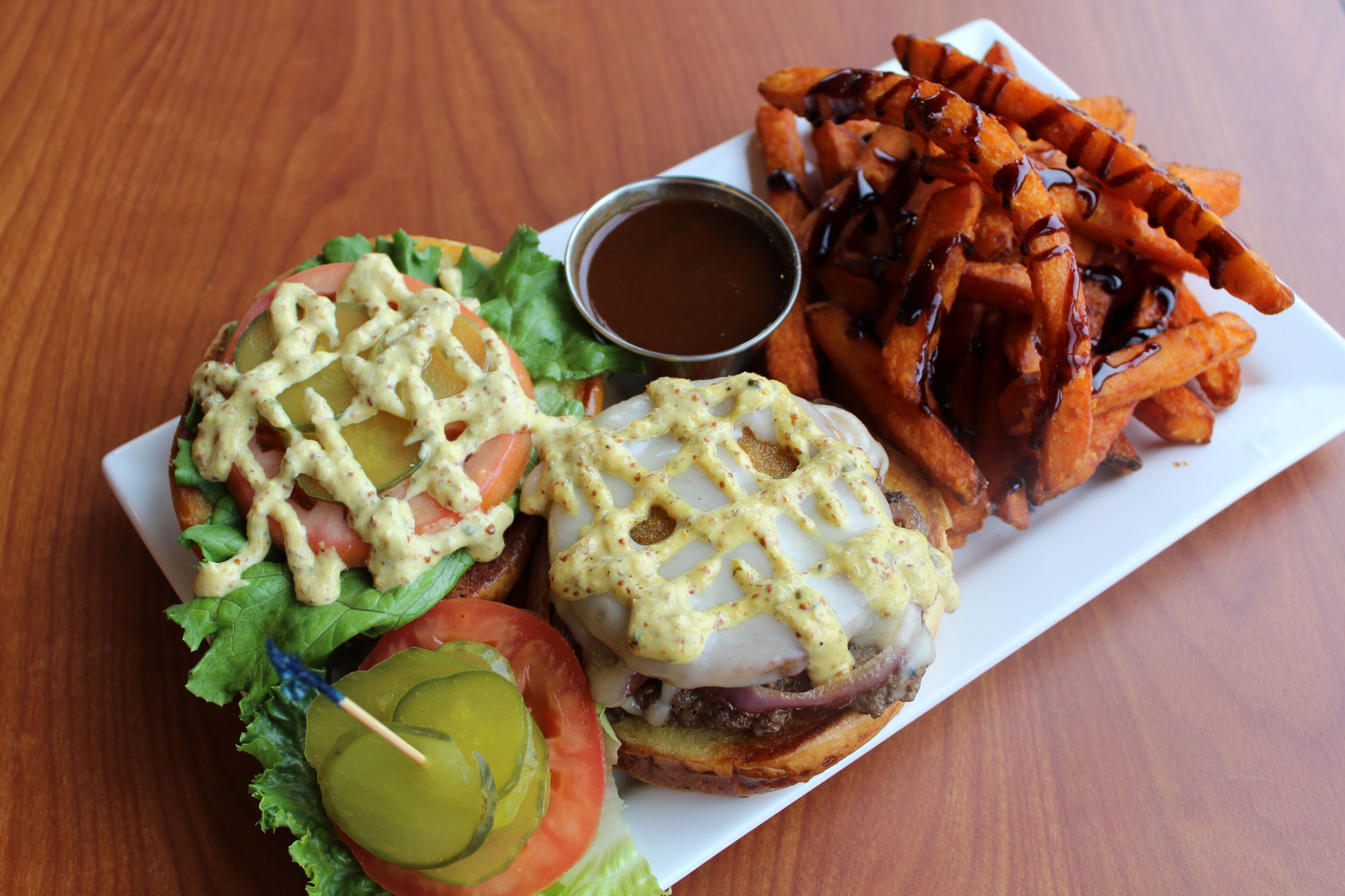 breakfast, lunch, dinner served; golf course views