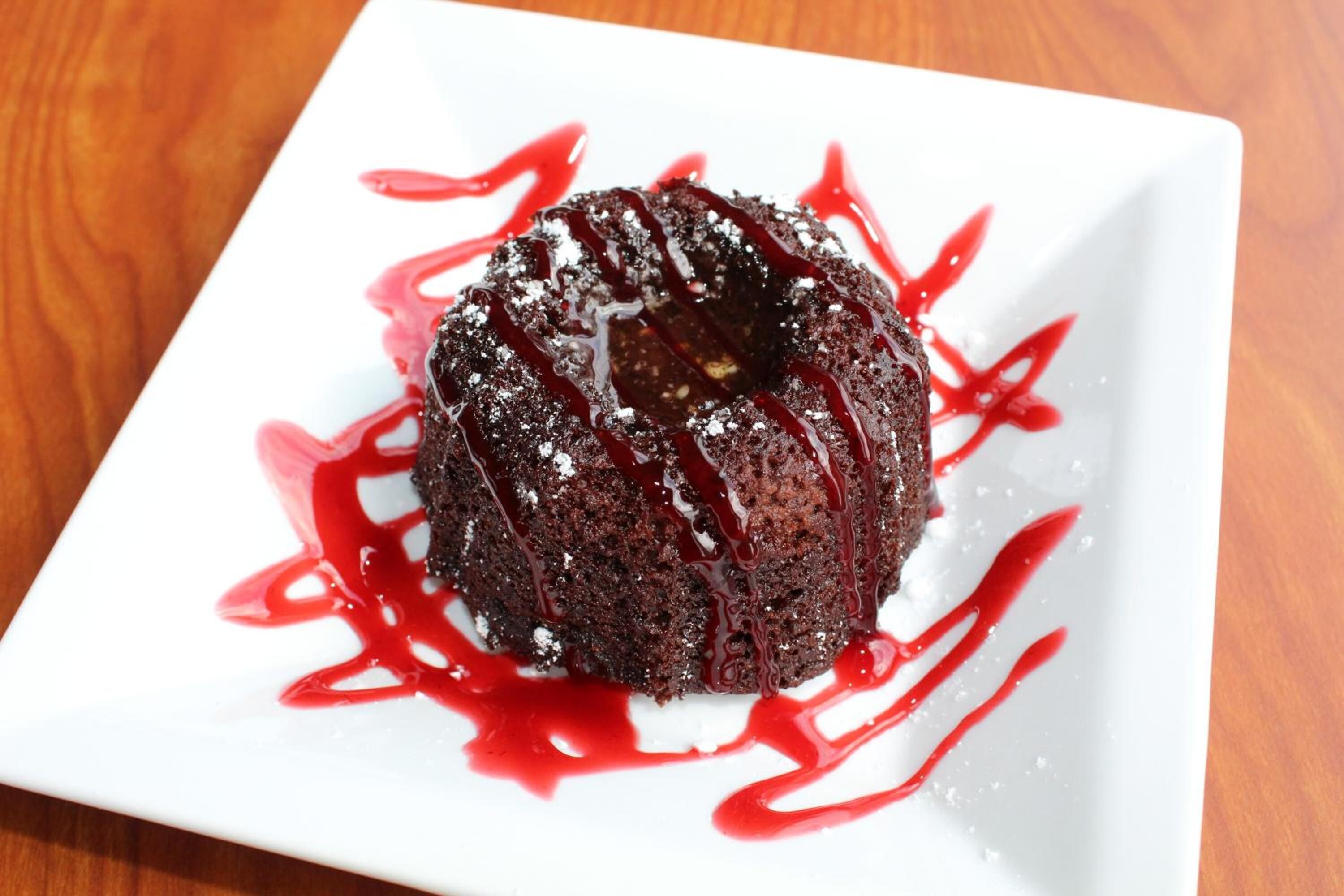 breakfast, lunch, dinner served; golf course views