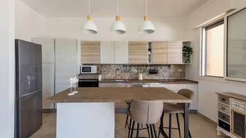 Standard House, 2 Bedrooms (1325) | Private kitchen | Full-size fridge, oven, stovetop, cookware/dishes/utensils