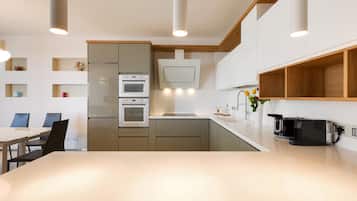 Apartemen, 2 kamar tidur (1327) | Dapur pribadi | Lemari es besar, microwave, oven, dan kompor