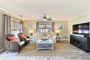 Living room - Pink Flamingo (Tybee Island)