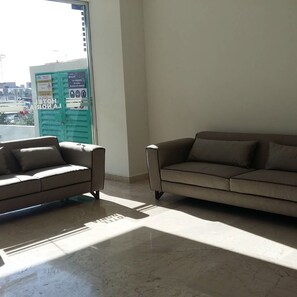 Lobby sitting area - Hotel la Noria (Puebla)