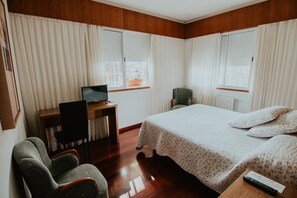 Blackout curtains, iron/ironing board, free cots/infant beds