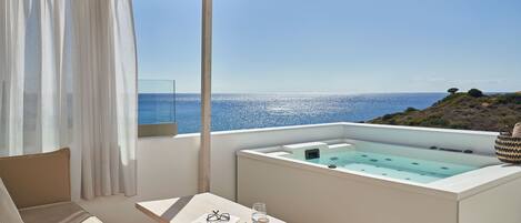 Deluxe Suite | Terrace/patio