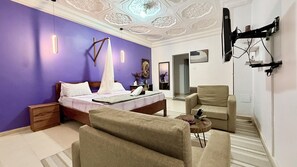 Superior Double Room, 1 King Bed | 1 bedroom, individually decorated, individually furnished, desk