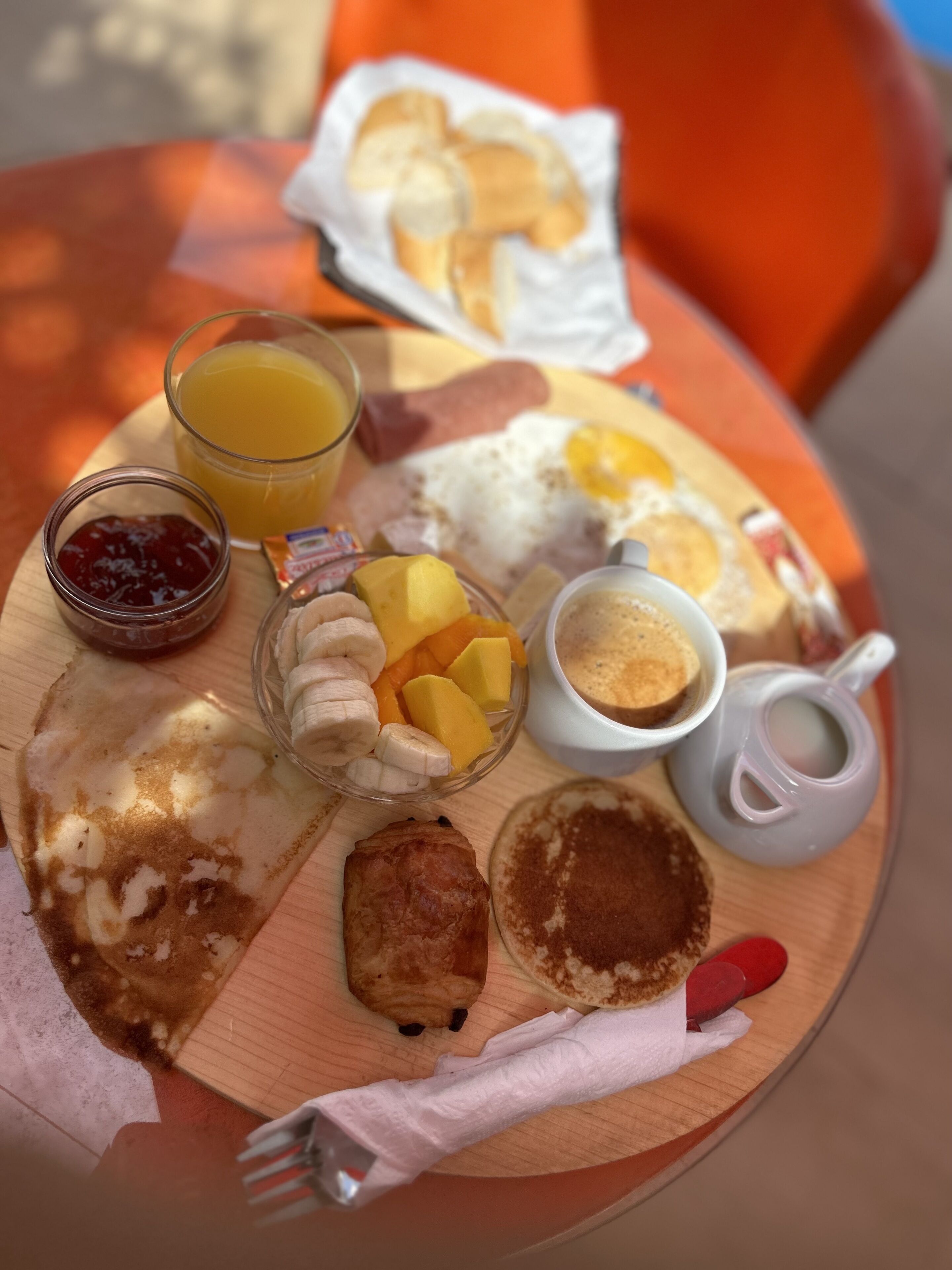 Kontinental frukost varje dag mot avgift