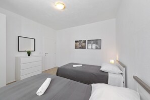 Villa – deluxe, 3 soverom, privat basseng, sjøutsikt | Blendingsgardiner, wi-fi (inkludert) og sengetøy