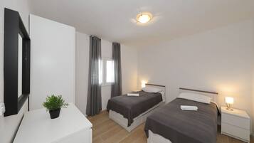 Deluxe-Villa, 3 Schlafzimmer, eigener Pool, Meerblick | Verdunkelungsvorhänge, kostenloses WLAN, Bettwäsche