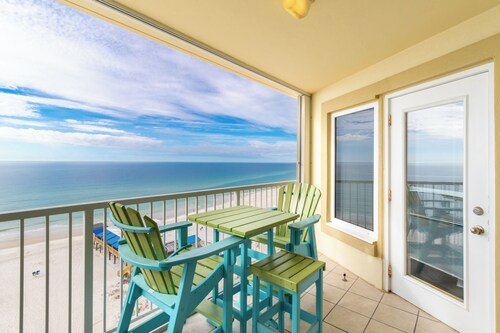 Boardwalk Condos by Hosteeva