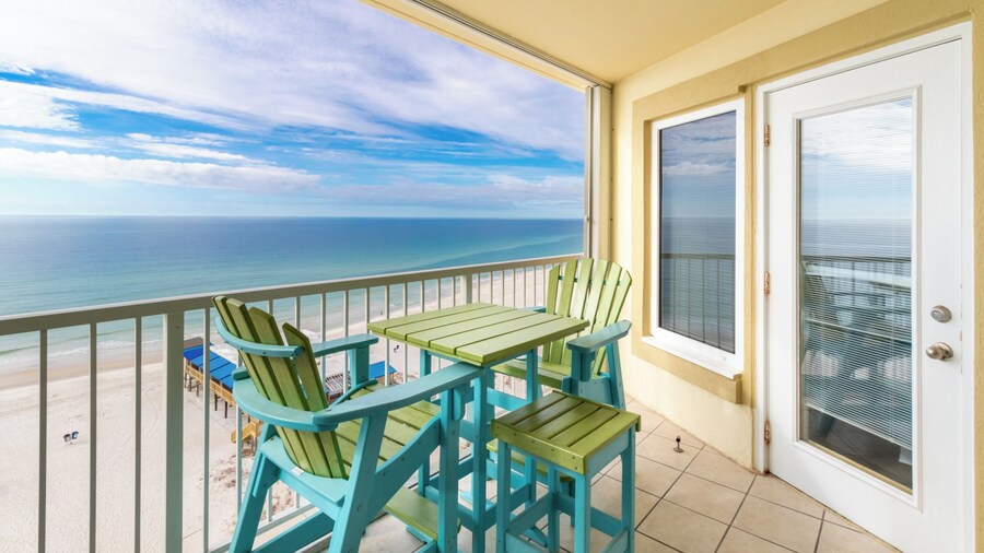 Boardwalk Condos by Hosteeva