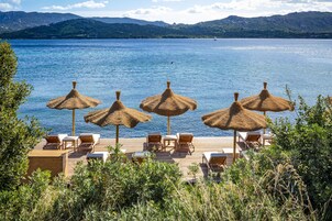 Private beach nearby, free beach shuttle, sun loungers, beach umbrellas