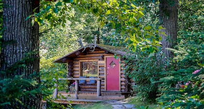 Hope Alaska's Bear Creek Lodge