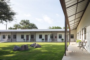 Exterior - Hotel Flora & Fauna (Wimberley)