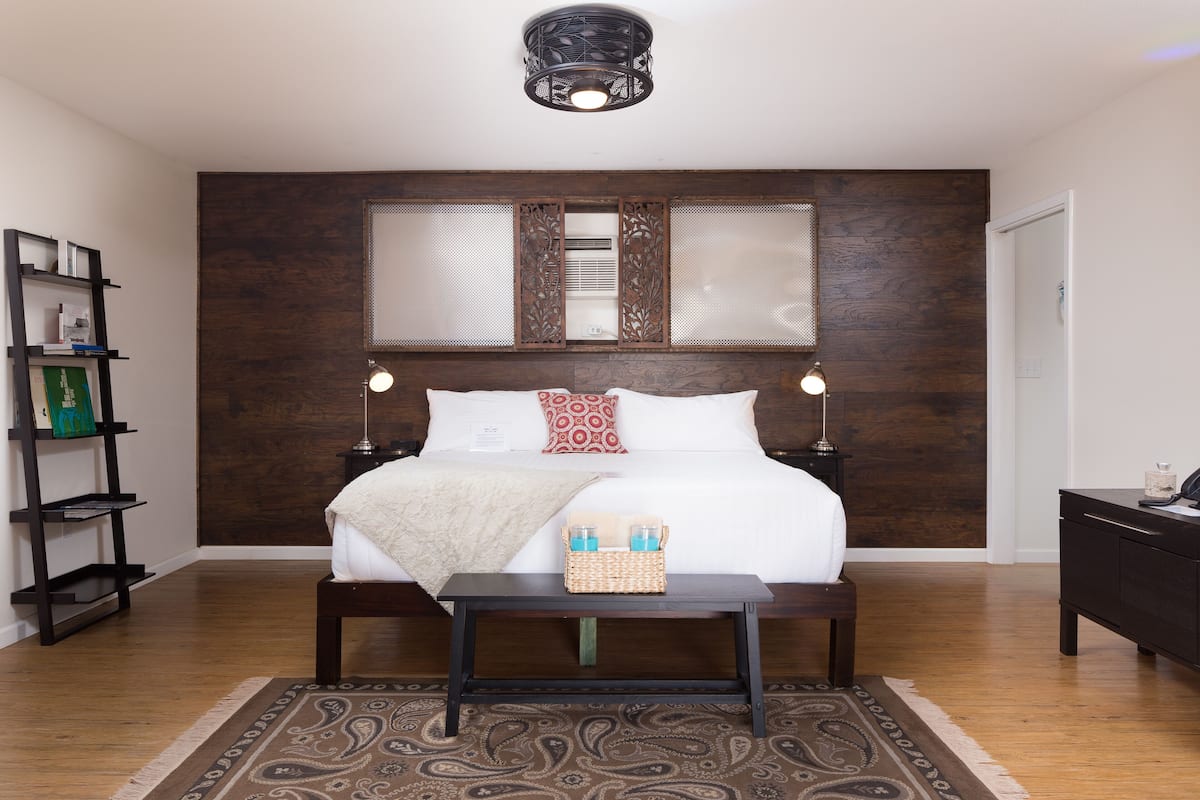 Pet Friendly, 1 King Bed with Sofa bed, Courtyard View (10) | Egyptian cotton sheets, premium bedding, memory foam beds