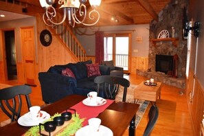 In-room dining - Kade`s Lodge (Blue Ridge)