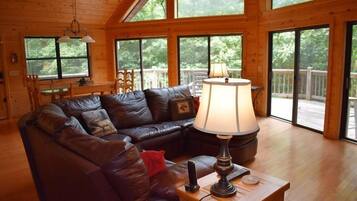 House | Living area | Flat-screen TV, fireplace