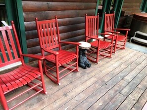 Terrace/patio - Chimney Path on Fightingtown Creek (McCaysville)