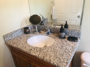 Separate bathtub and shower, spring water bathtub, rainfall showerhead