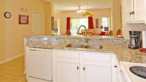 Townhome, 3 Bedrooms | Private kitchen | Coffee/tea maker, fridge, microwave, oven