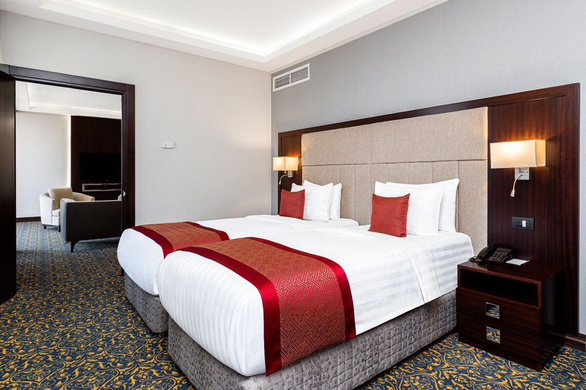 Presidential-Suite, 2 Schlafzimmer (1 King Bed, 2 Single Beds)