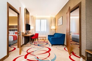 Room - Ramada Hotel & Suites by Wyndham Yerevan (Yerevan)