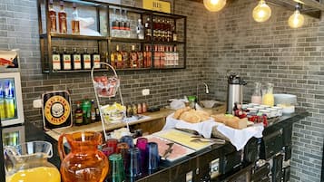 Free daily continental breakfast