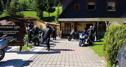 Fewo "ENGEL" 8 (10) Pers. 4 Schlafzimmer/2DU/WC/ 120m²/Sauna/W-LAN Thür. Wald