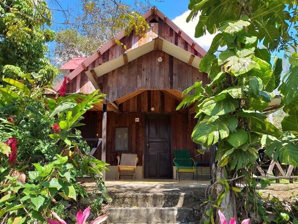 Individually furnished, bed sheets