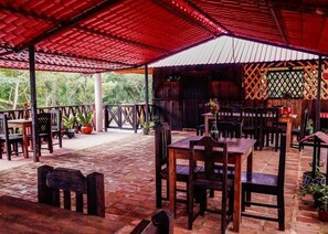 Daily cooked-to-order breakfast for a fee