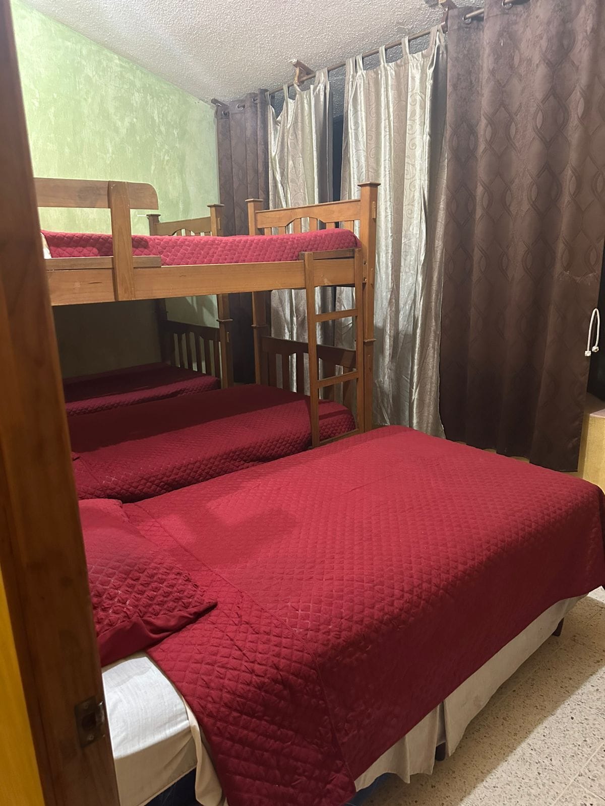 Wi-Fi gratuit, draps fournis