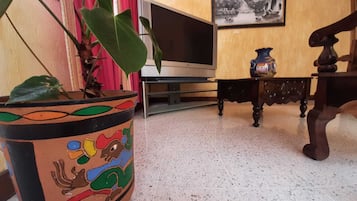 TelevisiĂłn LED 32 pulgadas con canales de televisiĂłn por cable