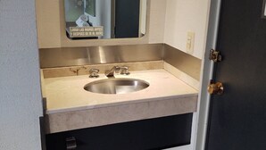 Bathroom sink - Loove Hotel - Adults Only (Nezahualcóyotl)
