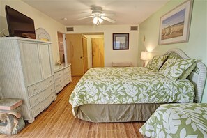 Condo, 2 Queen Beds, Partial Ocean View (Wave Whisperer)
