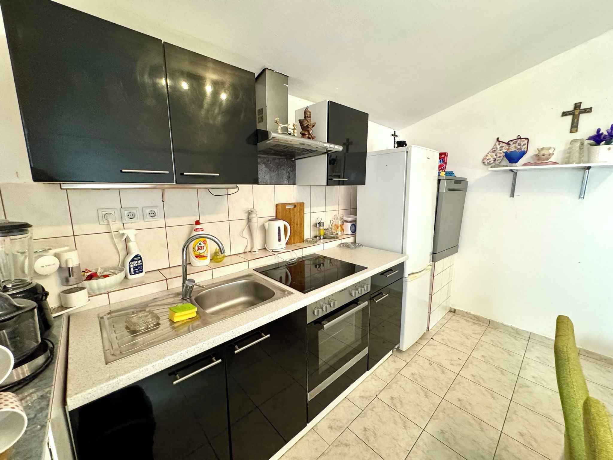 Geladeira, fogão, cooktop, lava-louças