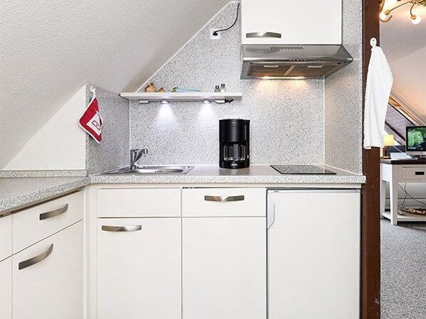 Kühlschrank, Mikrowelle, Geschirrspüler