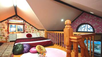 Room (30 PY/ No Extra Towel) | Desk, blackout drapes, free WiFi