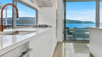 Luxury House, Multiple Beds, Lake View | Private kitchen | Full-size fridge, microwave, oven, stovetop
