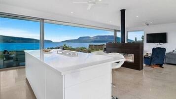 Luxury House, Multiple Beds, Lake View | Private kitchen | Full-size fridge, microwave, oven, stovetop