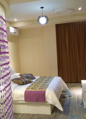 遮光窗帘、免费 WiFi