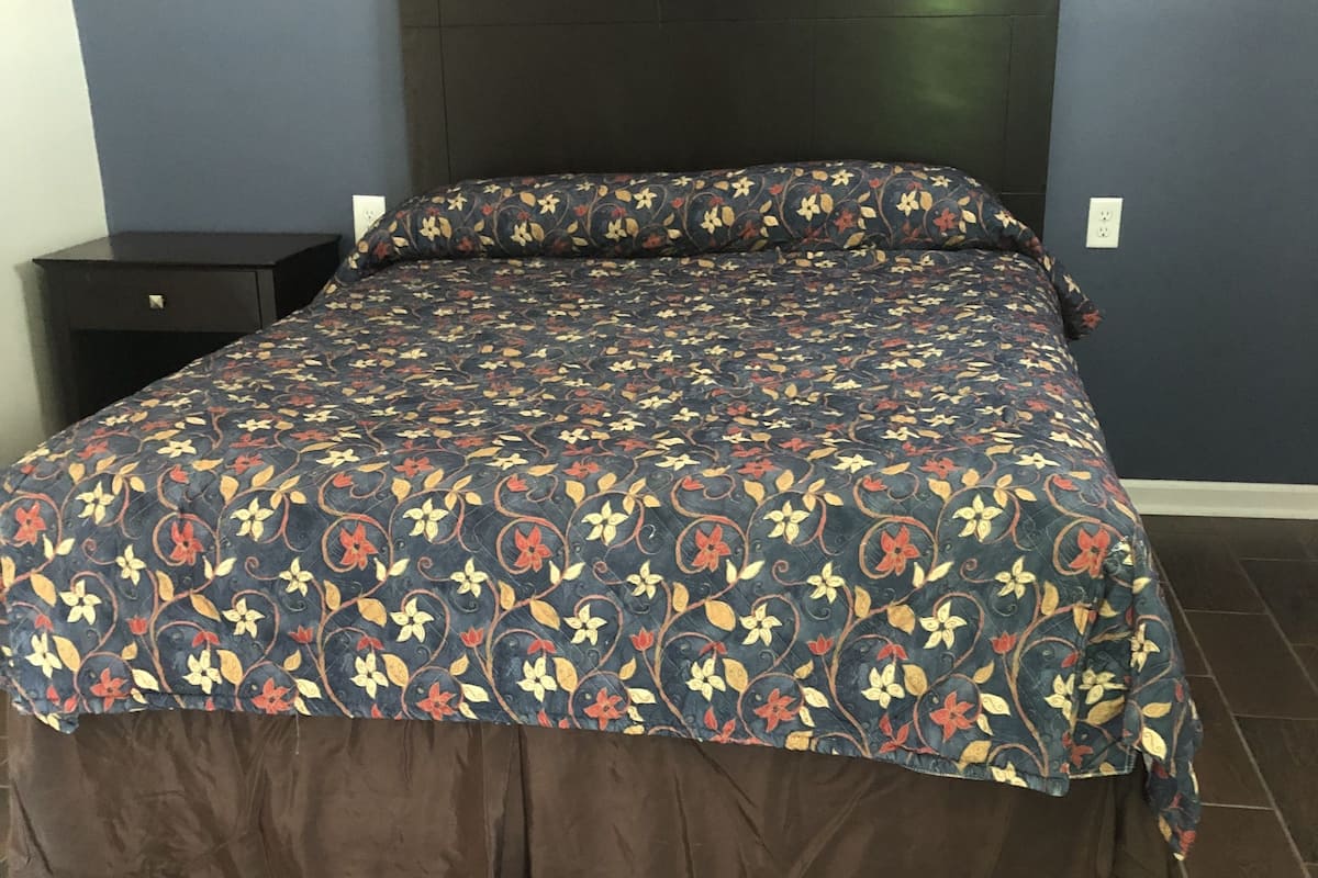 Kamar Deluks, 1 Tempat Tidur King | 1 kamar tidur, seprai antialergi, Wi-Fi gratis, dan seprai linen