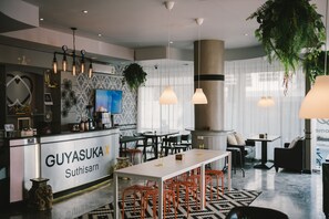 Front of property - Guyasuka X Suthisan - Hostel (Bangkok)